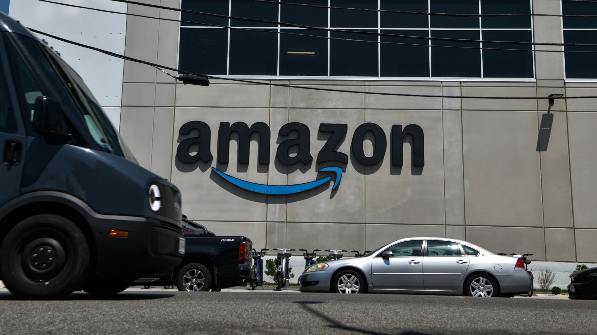 AAPL, AMZN, COIN, NFLX and more | Cash Cow Loans